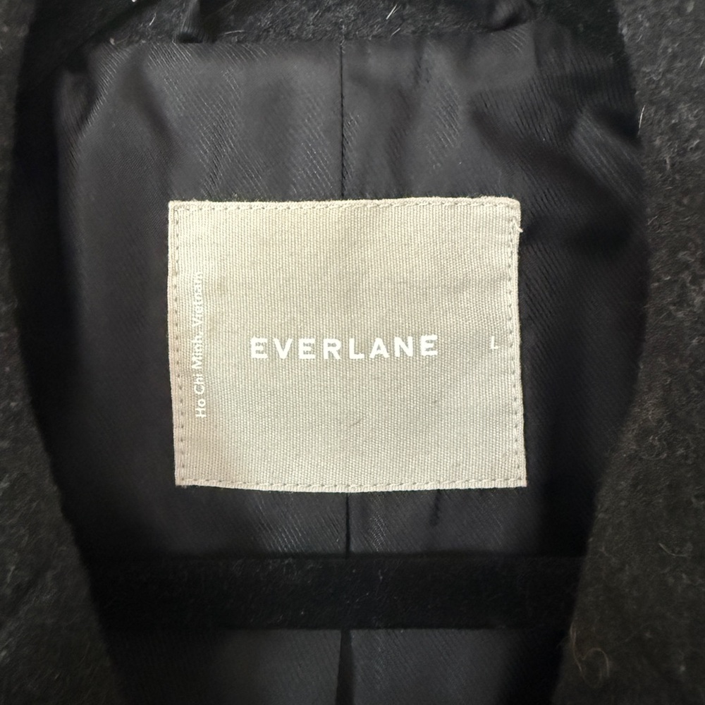 Everlane • The Italian ReWool Cocoon Coat, Charcoal - Picture 7 of 10